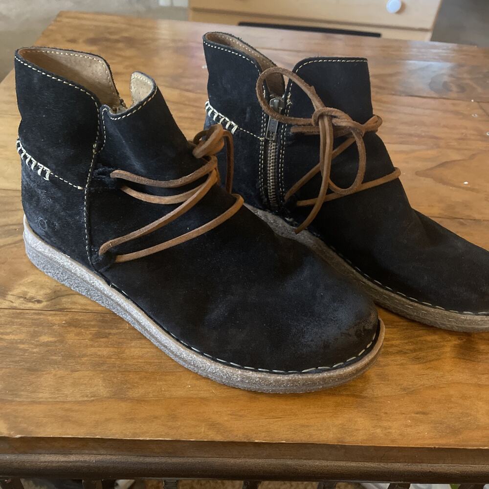 BORN Women's Calyn Boot Black Distressed Sz 10